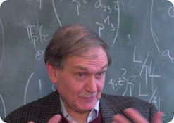 Sir Roger Penrose angol matematikus és elméleti fizikus (1931 - ).