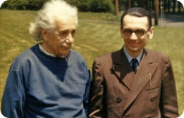 Miről beszélgettek? A logikáról? Jobbra Kurt Gödel világhírű osztrák matematikus (1906 - 1978). - Nézz bele Jim Holt könyvébe: Amikor Einstein Gödellel sétált - kirándulás az értelem peremén (Typotex).