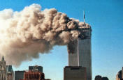 9/11: "Egyetlen módja, hogy egy épület omlás közben GYORSUL, csak előre megtervezett, pontosan időzített, és elhelyezett robbanószerkezettel, tehát ellenőrzött robbantással lehetséges" (39:10)