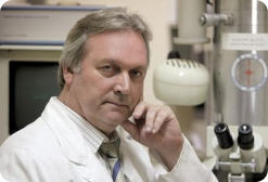 Prof. Dr. Freund Tamás (1959 -), az MTA tagja, agykutató.