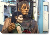 Nézd meg a Royal de Luxe francia utcaszínház egyik előadását (Sea Odyssey) Liverpoolban.